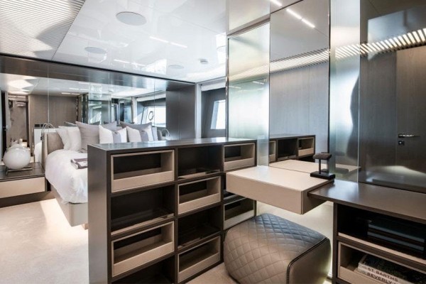 2021 Ferretti 850