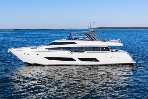 2021 Ferretti 850