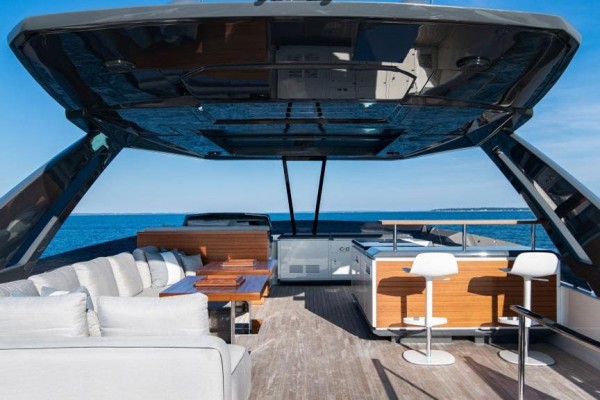2021 Ferretti 850
