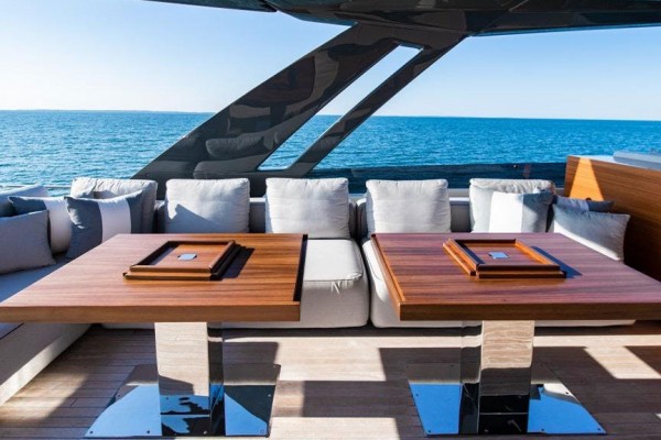 2021 Ferretti 850