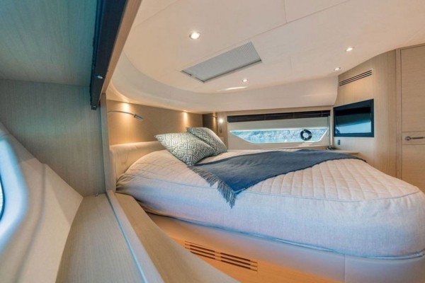 2017 Princess 82