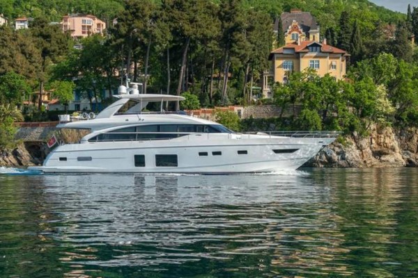 2017 Princess 82