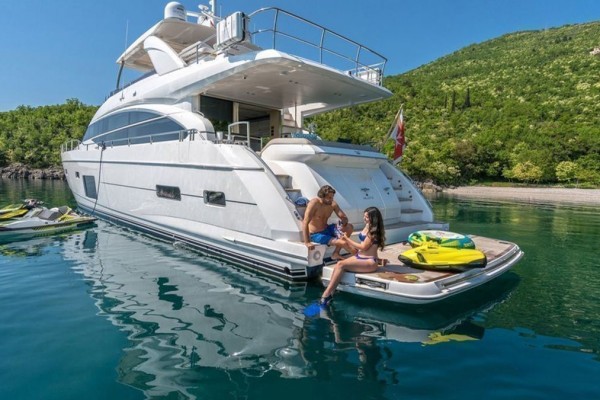 2017 Princess 82
