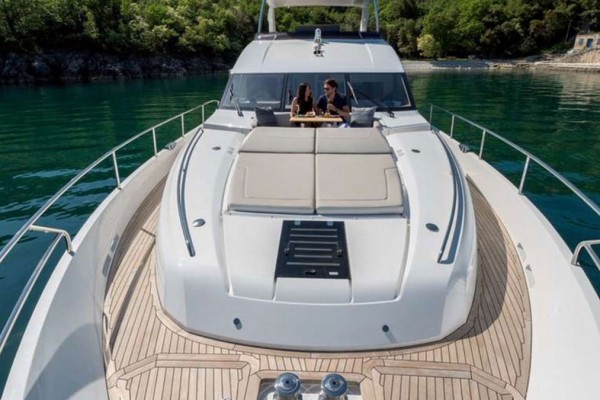 2017 Princess 82