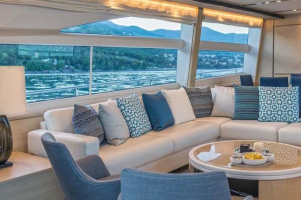 2017 Princess 82