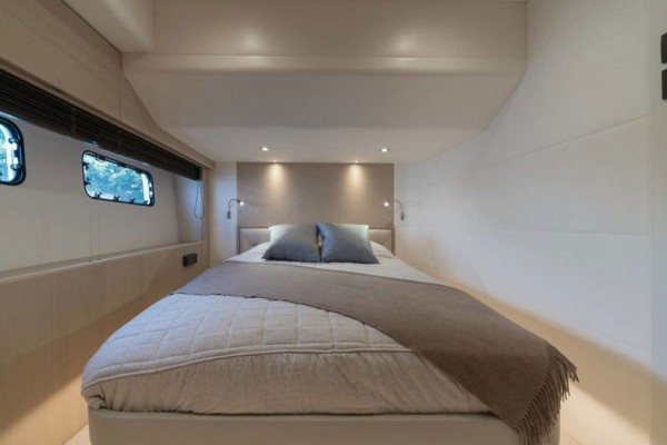 2017 Princess 82