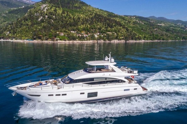 2017 Princess 82
