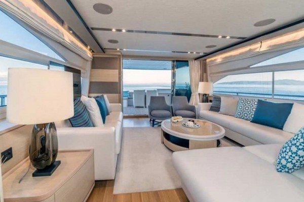2017 Princess 82
