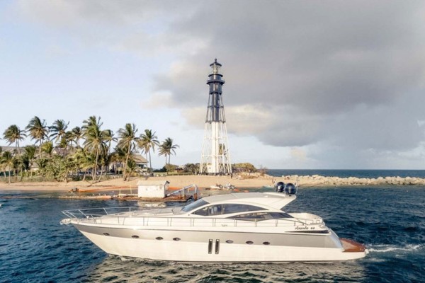 2007 Pershing 62
