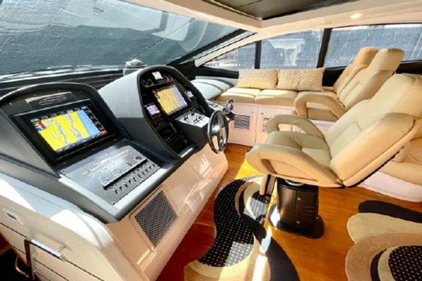 2007 Pershing 62