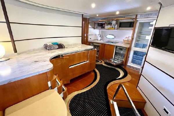 2007 Pershing 62