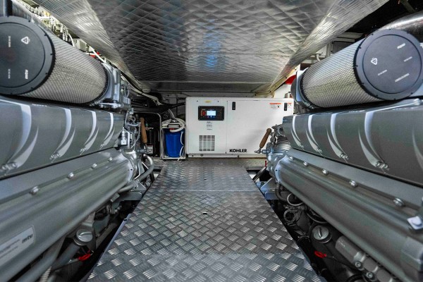 2016 Pershing 70