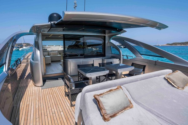 2016 Pershing 70