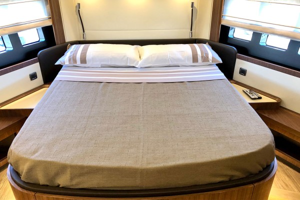2018 Absolute Navetta 58
