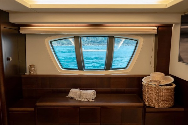2008 Azimut 75