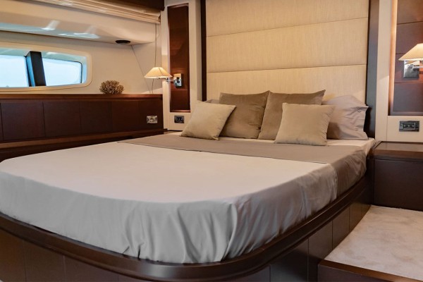 2008 Azimut 75