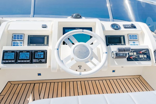 2008 Azimut 75