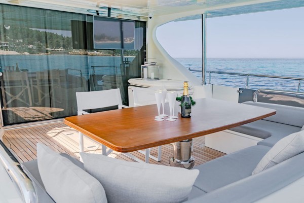 2008 Azimut 75