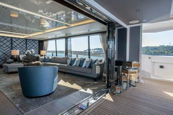 2022 Sunseeker 90 Ocean