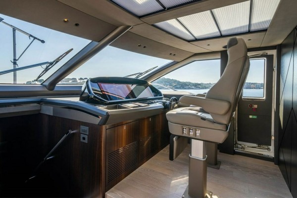 2022 Sunseeker 90 Ocean