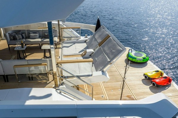 2022 Sunseeker 90 Ocean