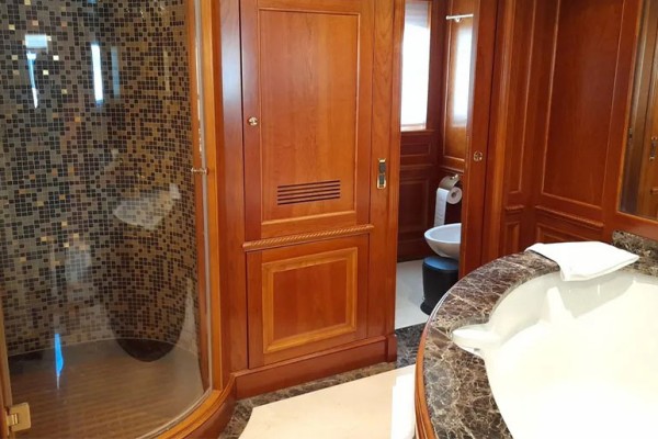 2010 Benetti Tradition 100