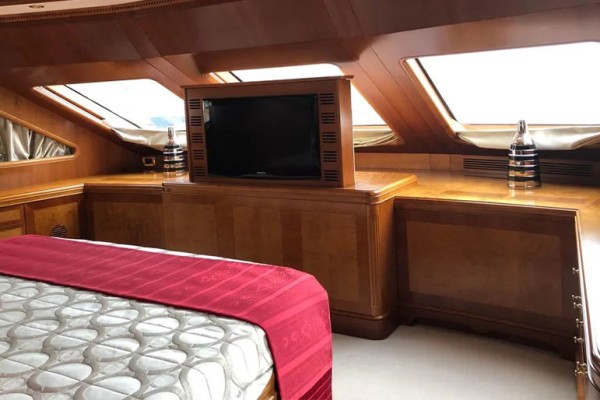 2010 Benetti Tradition 100