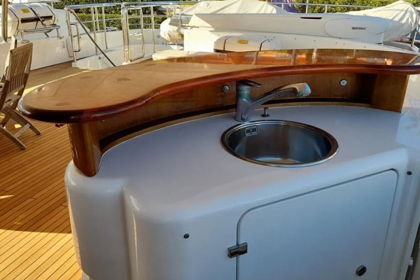 2010 Benetti Tradition 100