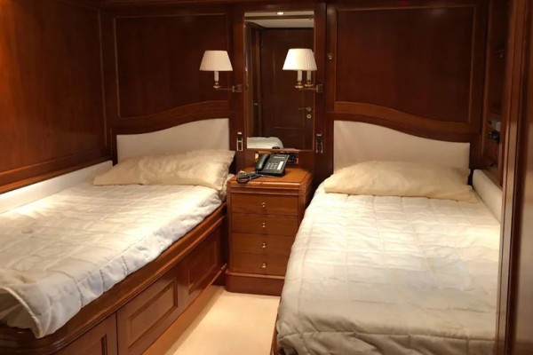2010 Benetti Tradition 100