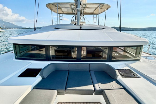 2021 Lagoon 52F