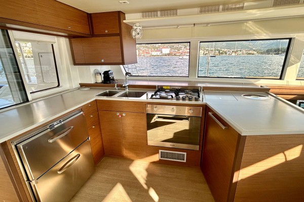 2021 Lagoon 52F