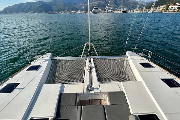 2021 Lagoon 52F