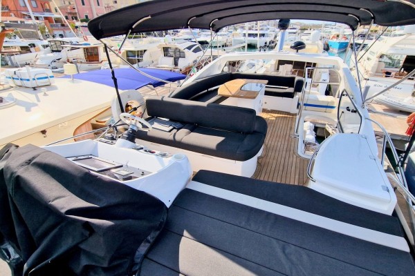 2010 Sunseeker Manhattan 52