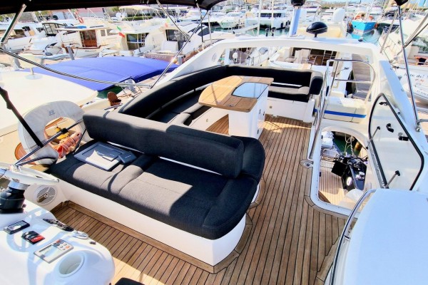 2010 Sunseeker Manhattan 52