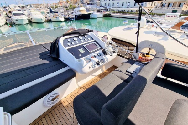 2010 Sunseeker Manhattan 52