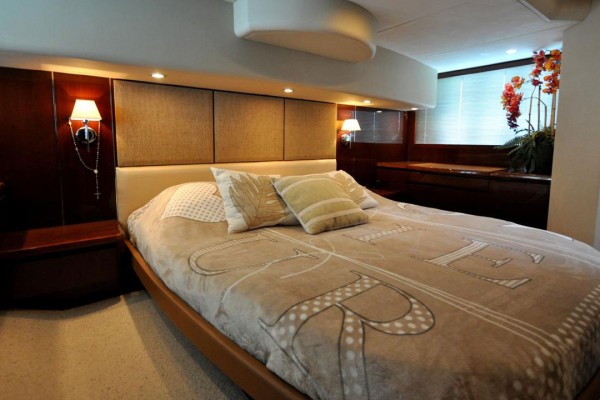 2009 Princess 58