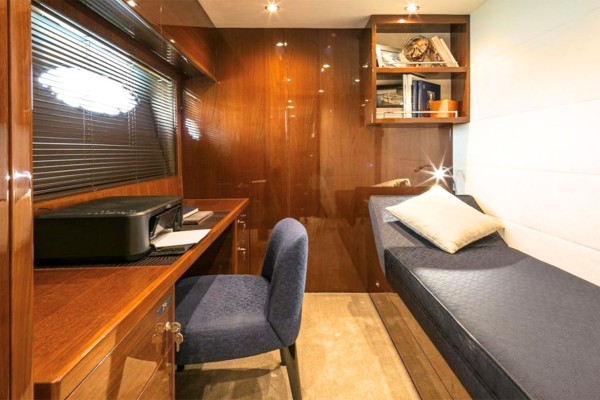 2015 Princess 82