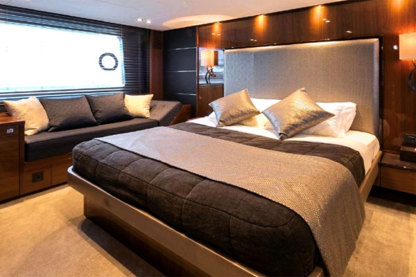 2015 Princess 82