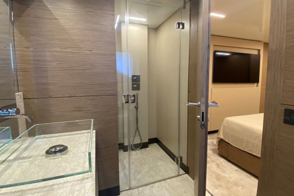2021 Ferretti 920