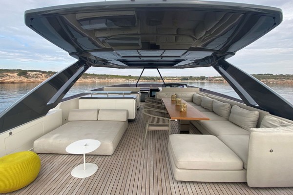 2021 Ferretti 920
