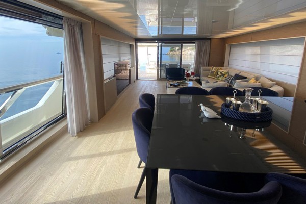 2021 Ferretti 920