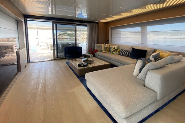 2021 Ferretti 920