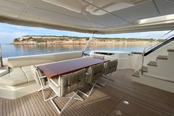 2021 Ferretti 920