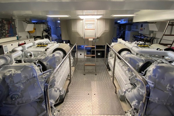 2021 Ferretti 920