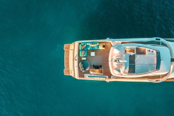 2013 Custom Line Navetta 26