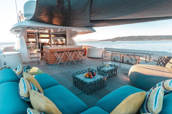 2013 Custom Line Navetta 26