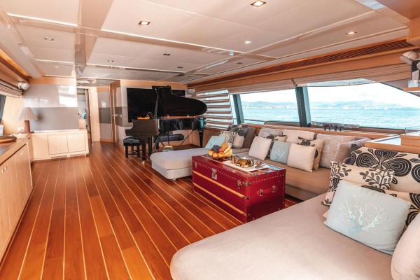 2013 Custom Line Navetta 26
