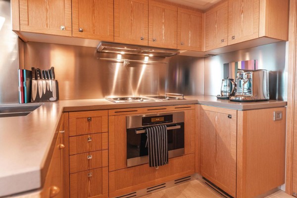 2013 Custom Line Navetta 26