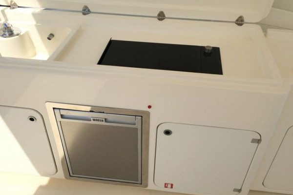 2006 Ferretti 830