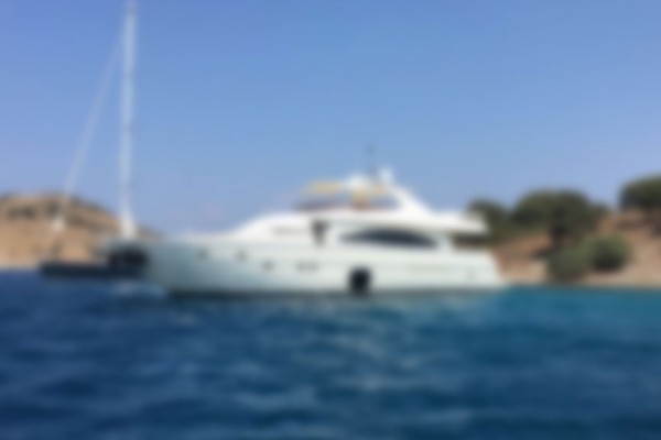 2006 Ferretti 830